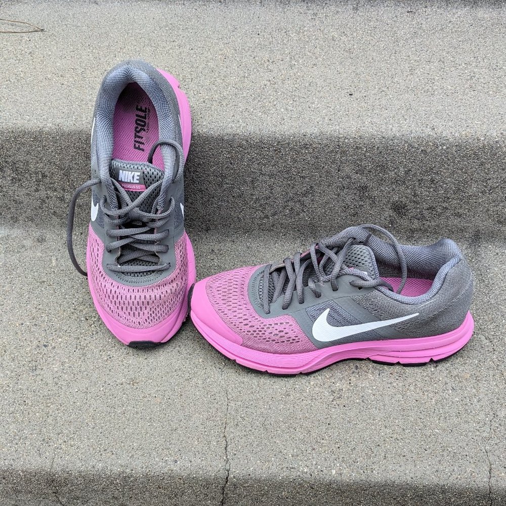 Nike Pegasus 30 Grey and Pink with White Swoosh Women's Size 8.5
